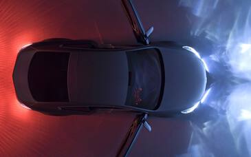 Автомобиль у бассейна ночью Автомобиль у бассейна ночью