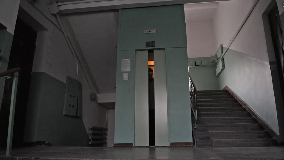 Откровенная Сцена С Серафимой Красниковой На Лестничной Клетке – Ненастье 2023