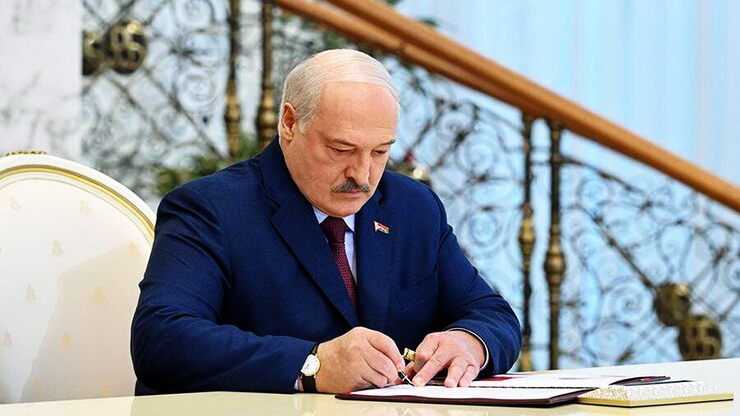 Не радует человека жизнь на планете Не радует человека жизнь на планете