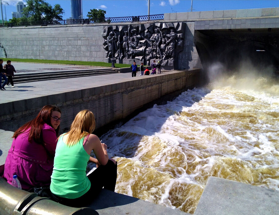 Фото У плотины