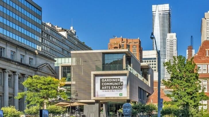 Фото про Все сидят в Канаде по домам, апартаментам и виллам