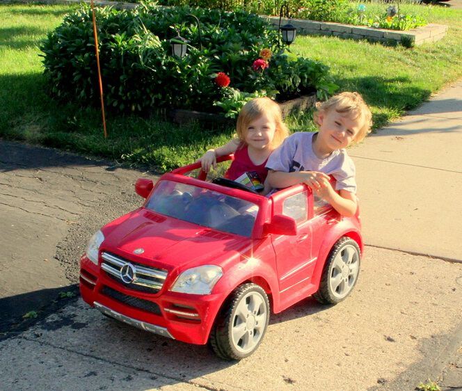 Фото С внуками на вечерней прогулке