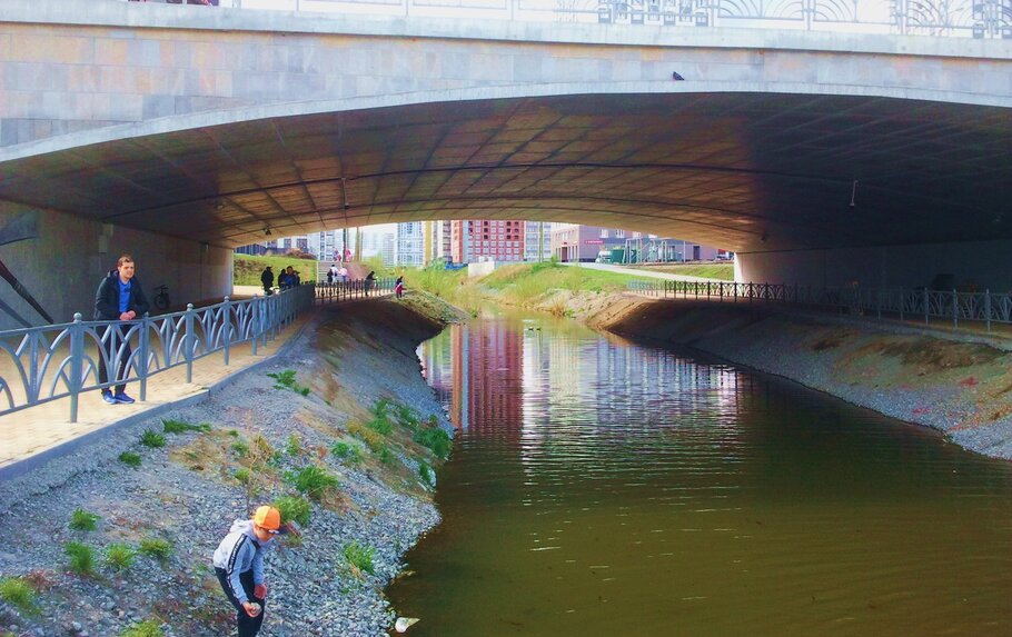 Фото Город и река