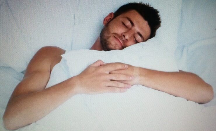 Фото Кровать