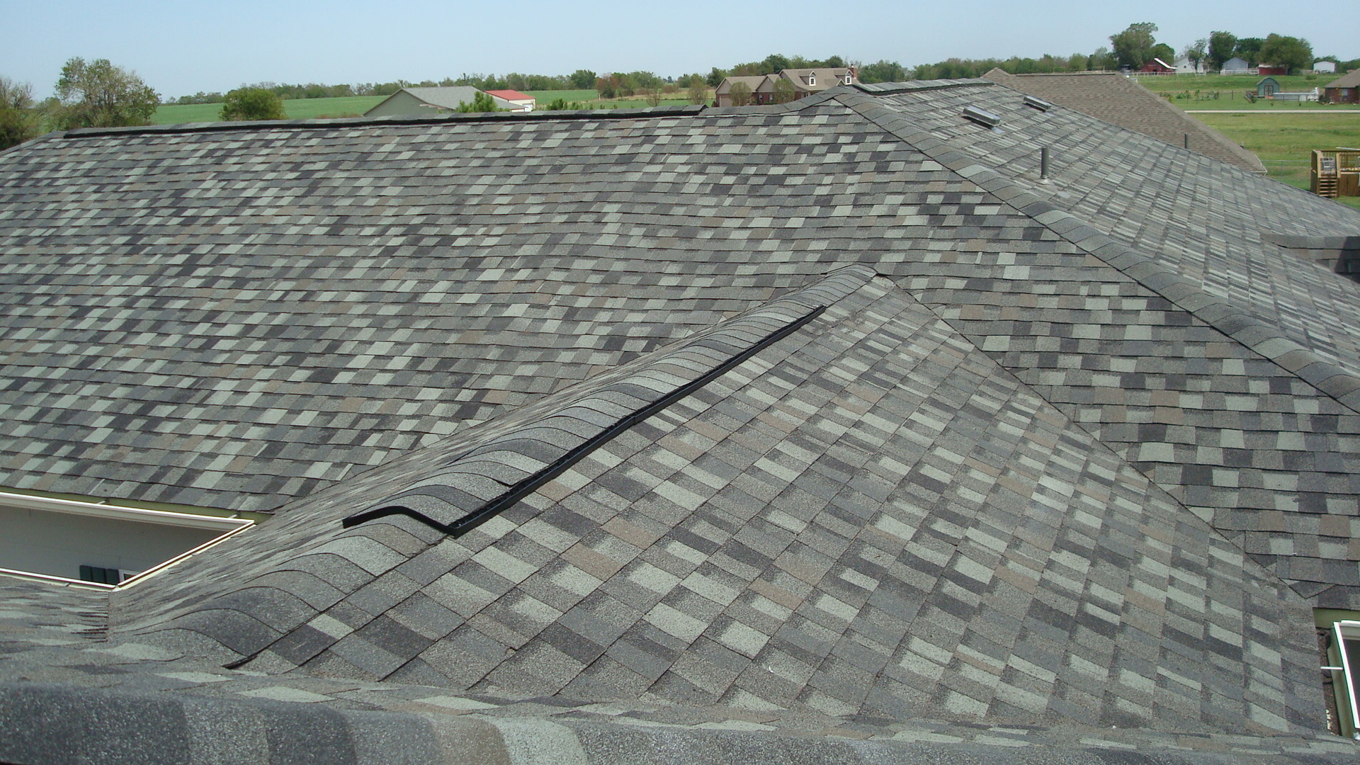 Choosing Between Asphalt Shingles and Metal Roofing in North Carolina