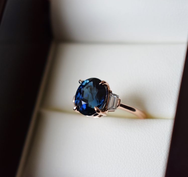 Ювелирный магазин, кольцо, синий драгоценный камень