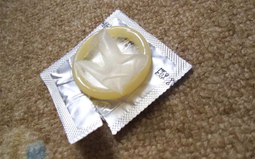 Отец нашёл мои использованные презервативы