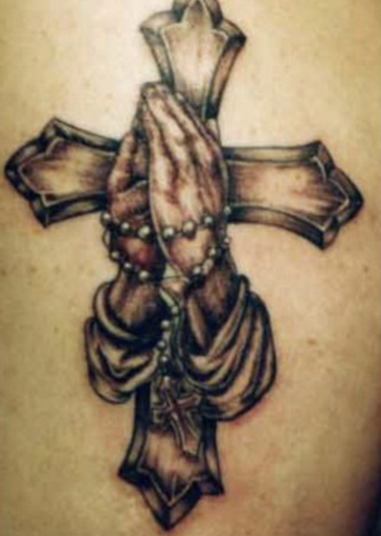 татуировки для мужчин крест на груди фото 114