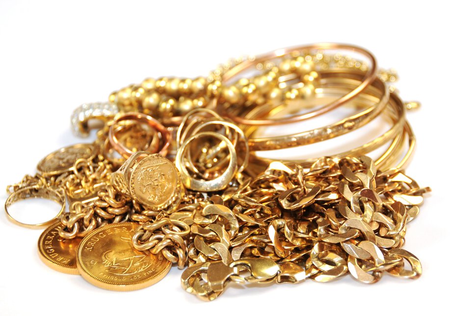 Золото: цепочки, кулон, крестик