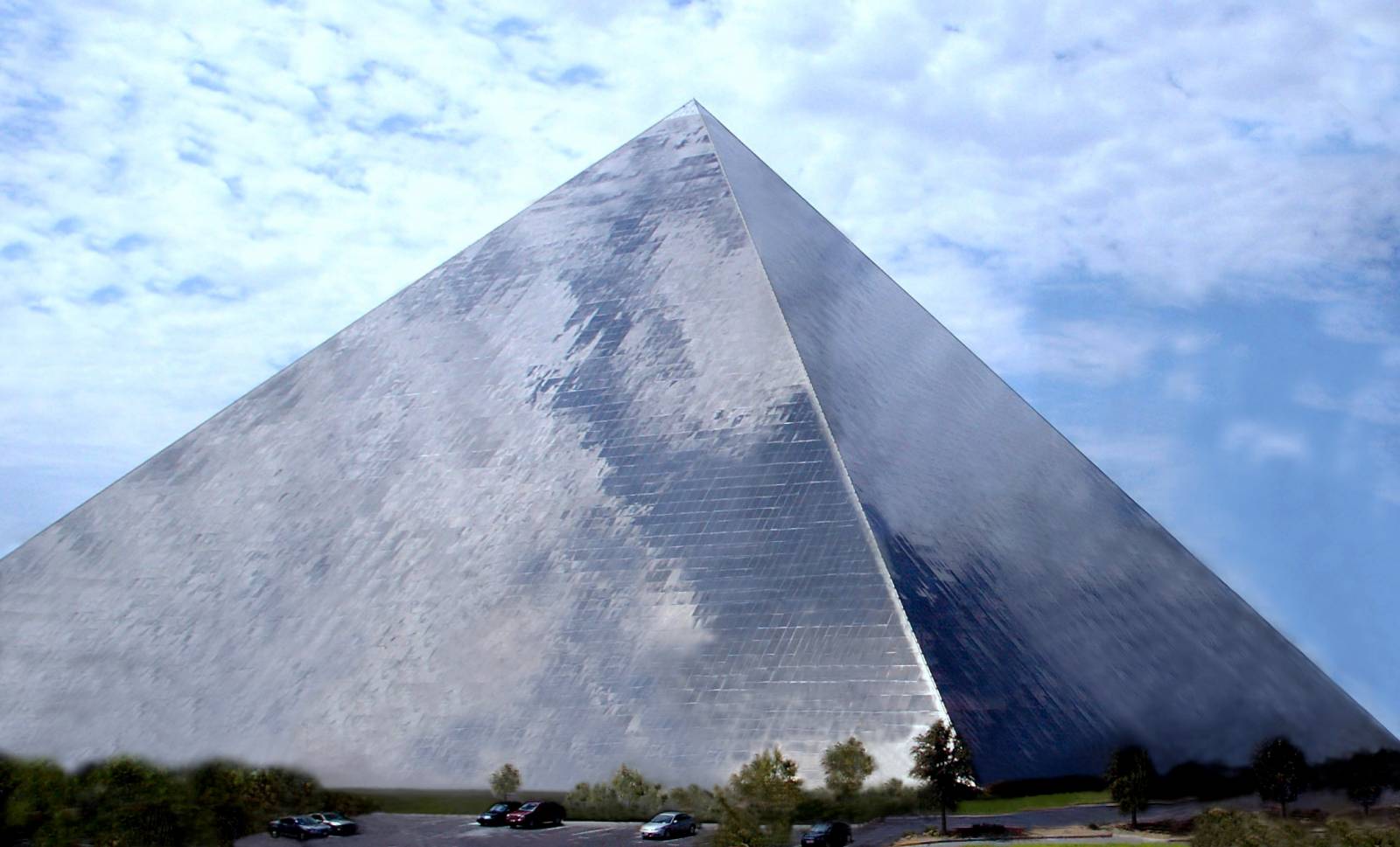 Здание пирамида