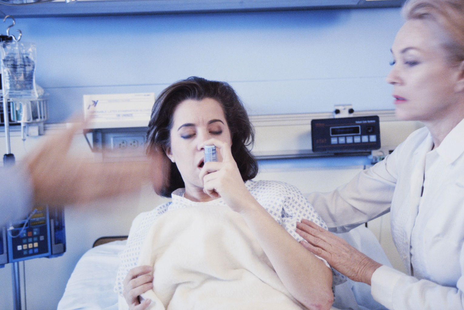 Астма и беременность. Пациент с астмой. Больной бронхиальной астмой. Медсестра и пациент астма.