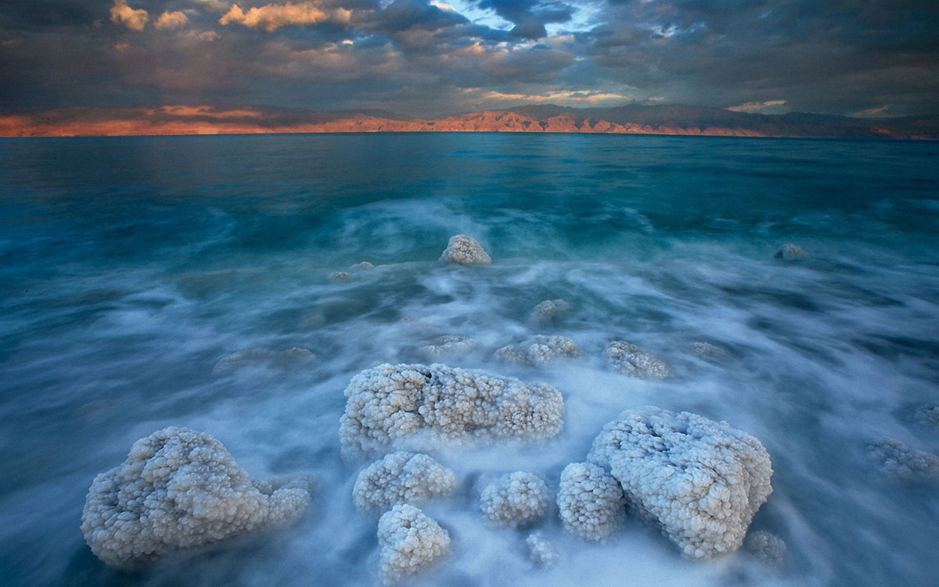 Частицы океана. Мертвое море. Соленое море Мертвое море. Мертвое море Эстетика.