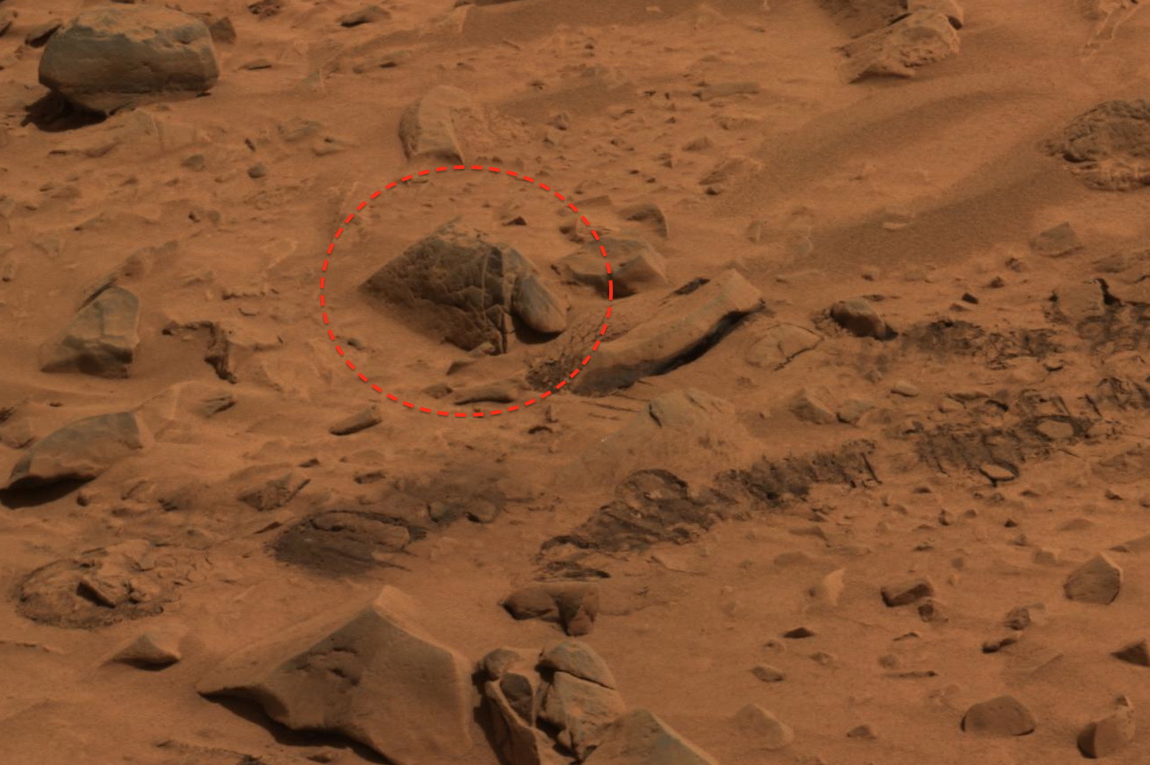 Кто живет на марсе. Пирамиды на Марсе НАСА. Снимки НАСА С Марса пирамиды. Обитатели Марса. Снимки планеты Марс.
