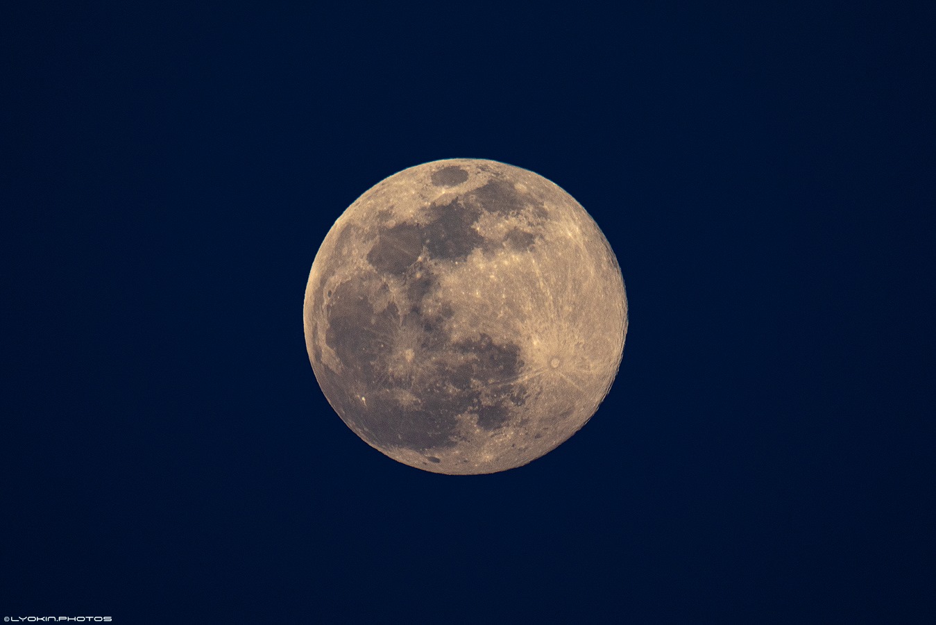 Луна в марте 24г