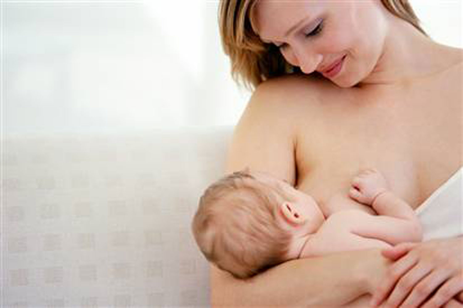 голая женщина кормит грудью ребенка фото фото 80