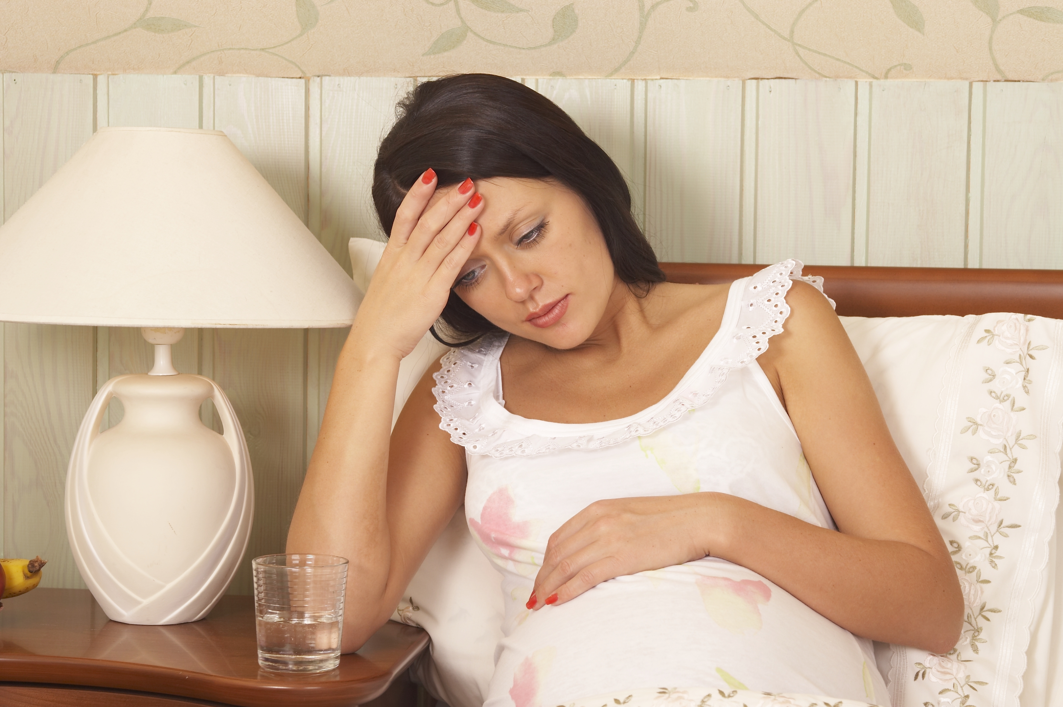 Беременность очень болит голова. Токсикоз беременных. Тошнота беременных. Тошнота и рвота беременных.