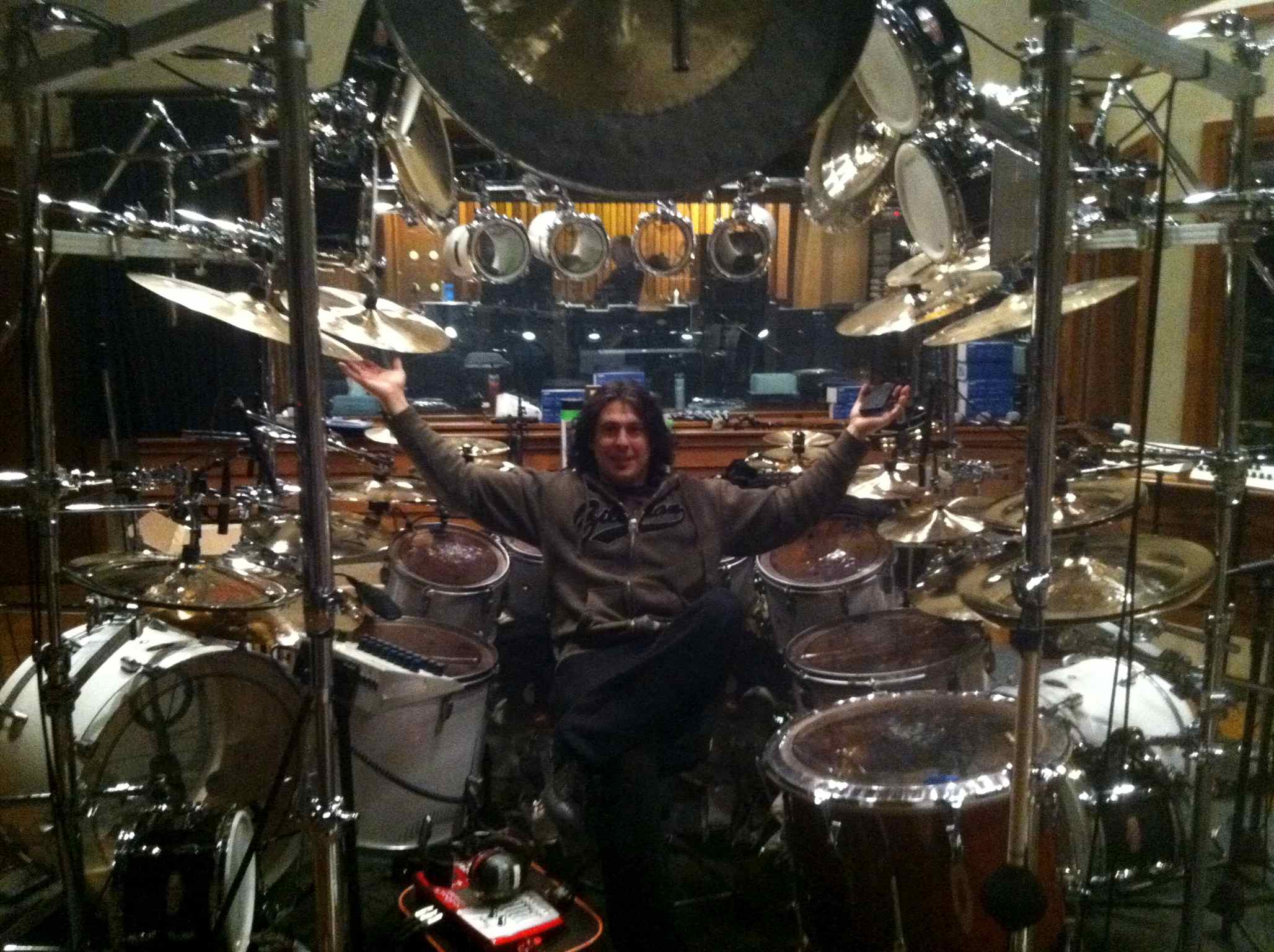 Mike drum kit. Dream Theater барабанщик. Mike Mangini Drum Set. Dream Theater Mike Mangini. Dream Theater барабаны.