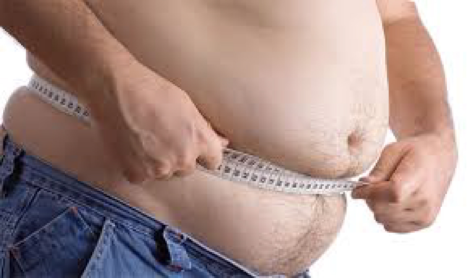 Толстый живот у мужчин. Толстый живот с сантиметром.
