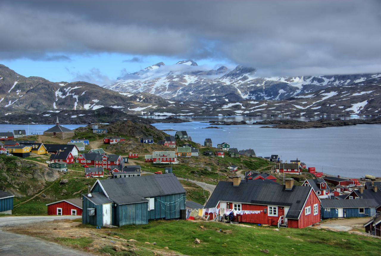 Какая территория гренландии. Остров Гренландия Нуук. Гренландия столица Нуук. Поселение Нуук Гренландия. Город Илулиссат Гренландия.