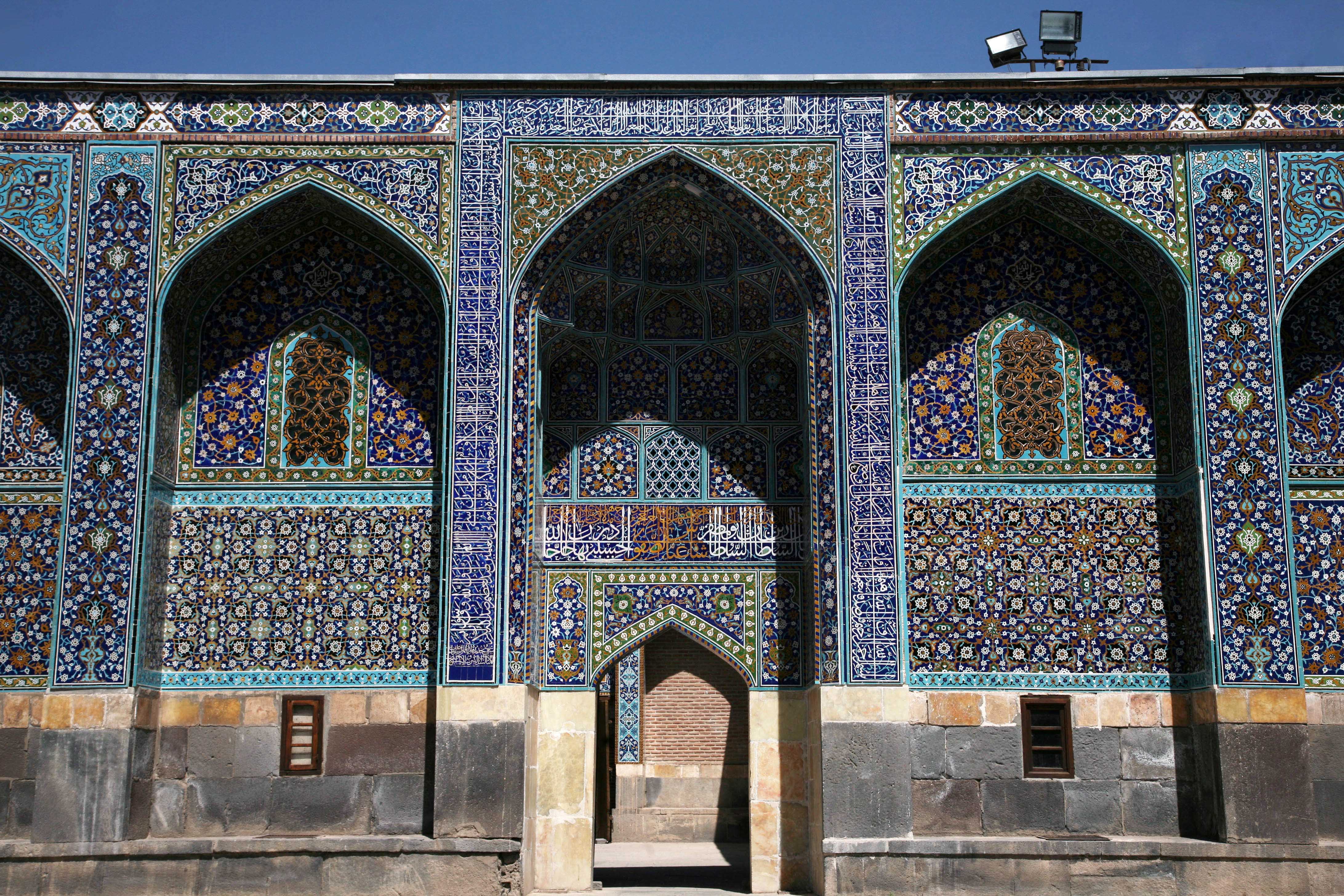 Арабские здания. Мавзолей шейха Сефи. Ардебиль Иран.