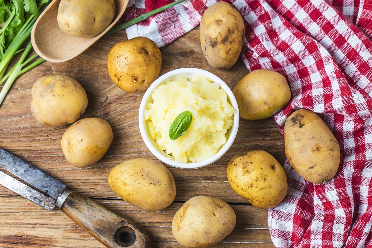 Учёные рассказали, кому опасно есть много картофеля