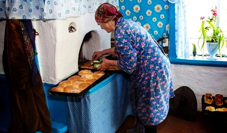 Такие вот пекарни в деревнях на Руси ещё существуют