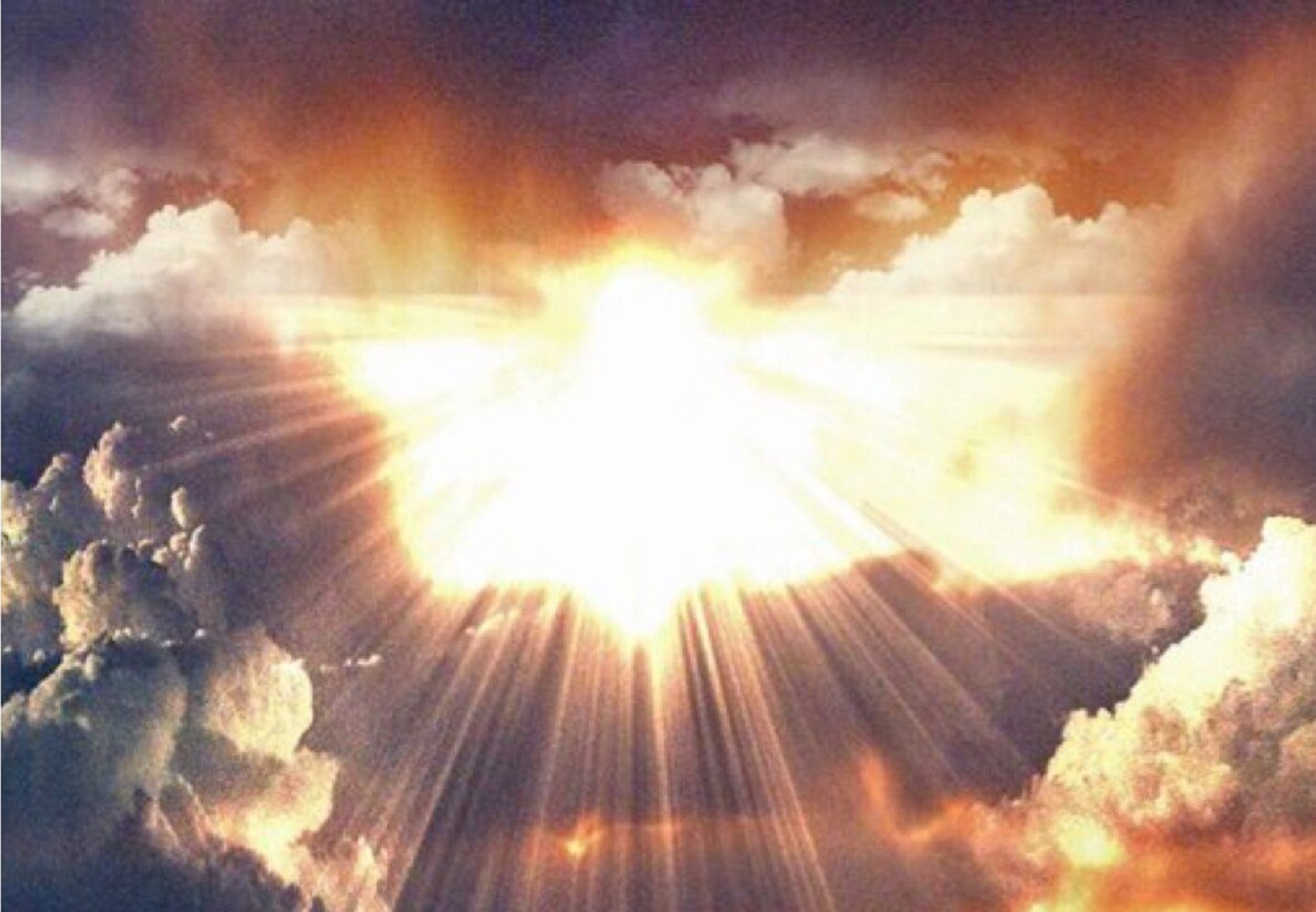 Солнечный свет небо привет посмотрите как. Божий свет. Бог в небе. Божественный свет. Небесный огонь.