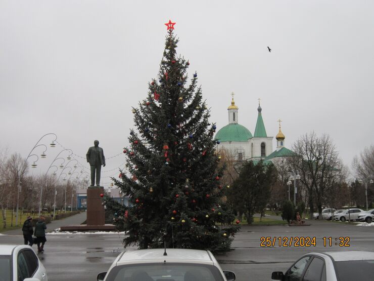 Вьётся коршун в станице над храмом