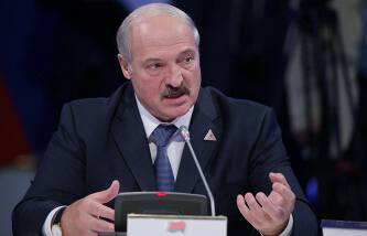 Лукашенко распорядился торговать с РФ за Доллара, евро
