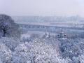 Засыпало Киев снегом