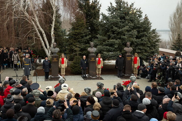 Волгограде 1 февраля 2023 г открыли памятники