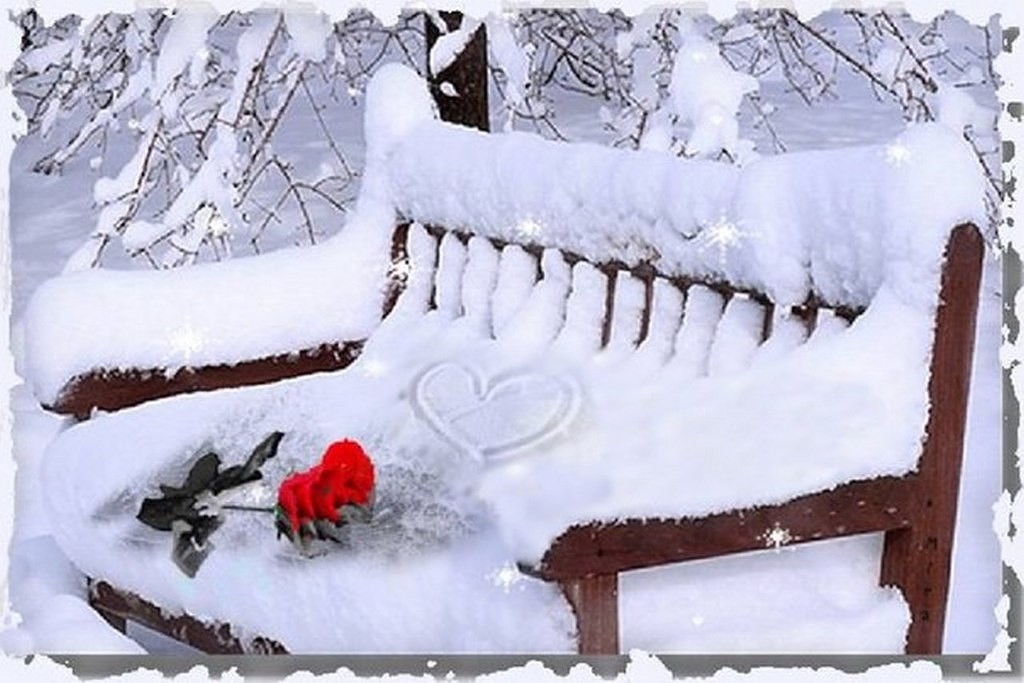 Благодаря выпавшему снегу. Скамейка под снегом. Лавочка в снегу. Скамейка в зимнем парке. Скамейка в снегу.